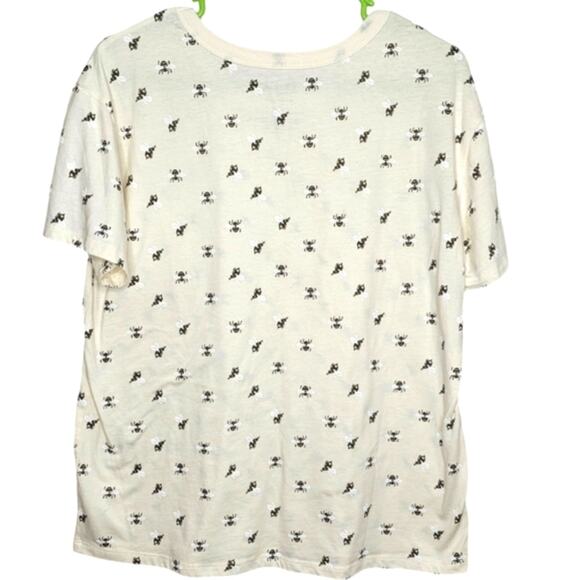 Zoe + Liv Pale Yellow All Over Bumblebee Print Short Sleeve Scoop Neck Tee Large - Picture 6 of 6